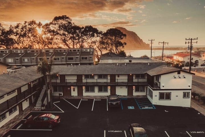 Blufftop Inn & Suites - Wharf/Restaurant District thumbnail